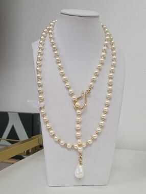 Gold plated necklace long design with cream pearls accent